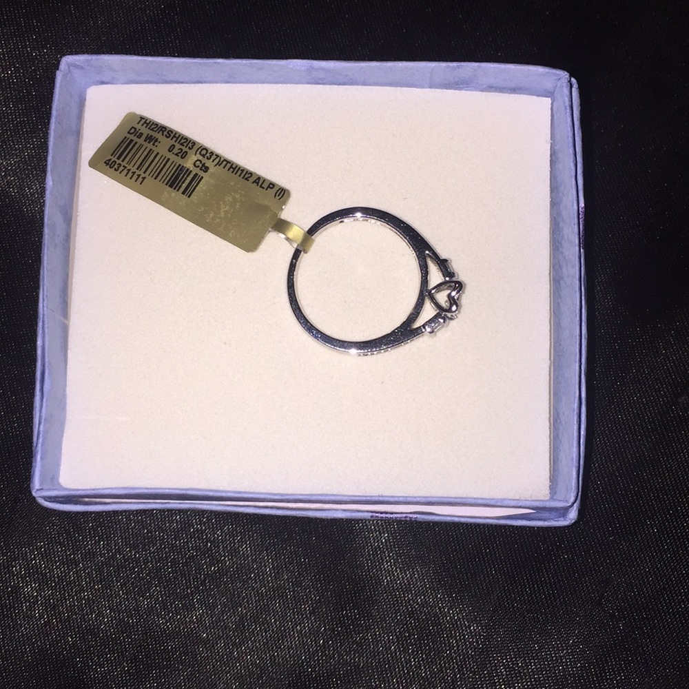 Diamond ring / Fine jewelry